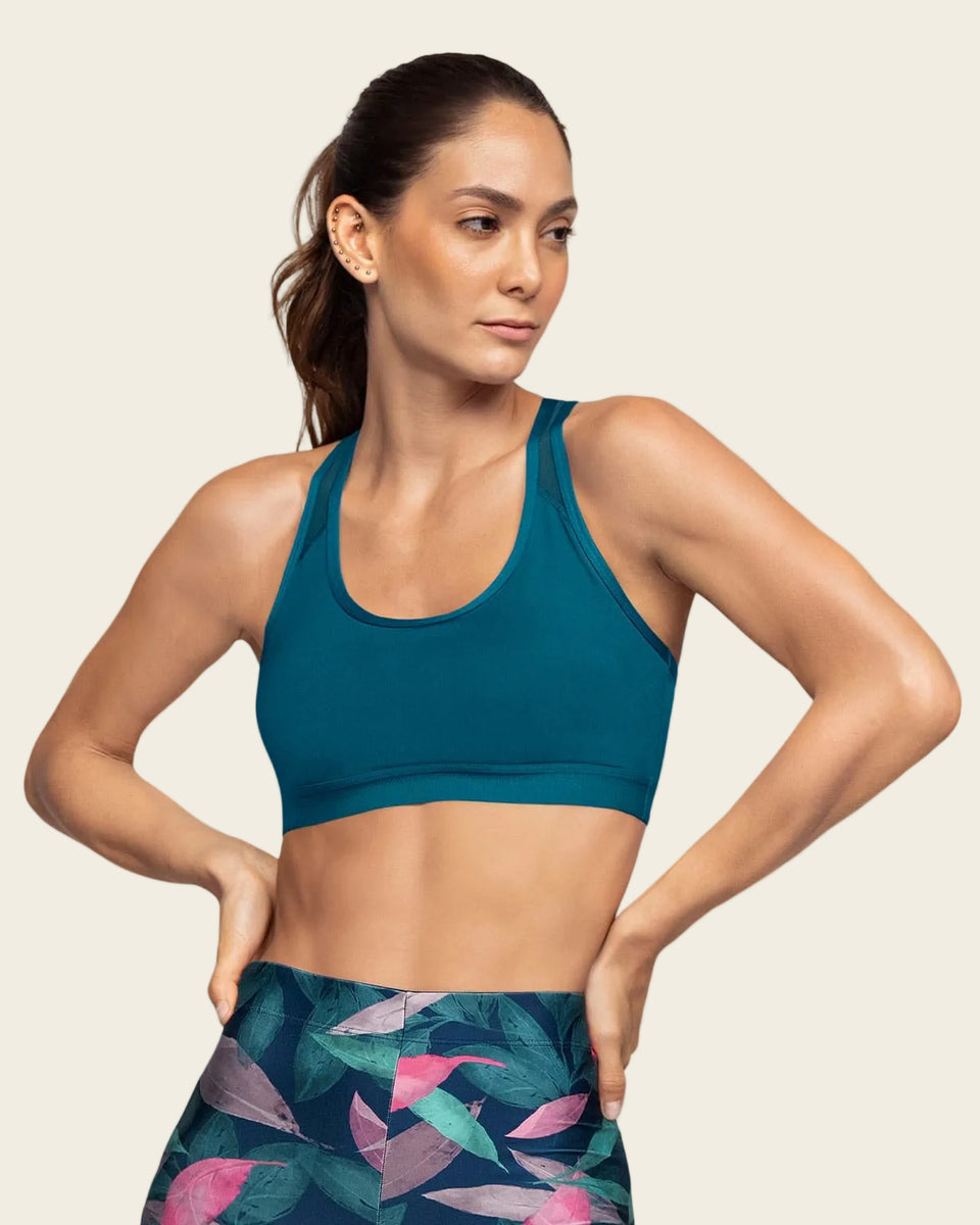 Top deportivo con espalda atlética en material de secado rápido