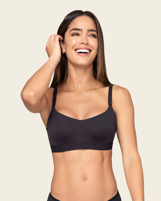 Sujetador tipo top ultraliviano con copas internas fijas#color_700-negro