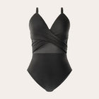 Rebajas en Bañadores y Bikinis: Estilo Único a Precios de Outlet