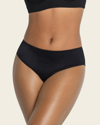 Braga clásica alta en pierna con control moderado en el abdomen#color_700-negro