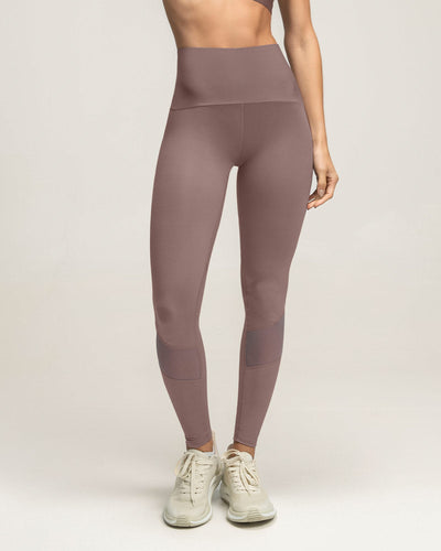 Legging de control con transparencias y tecnología copper#color_868-habano