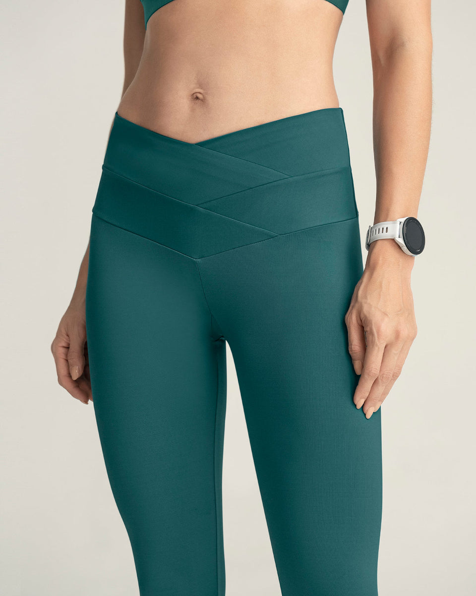 Criss Cross V Shape Waistband Legging | Leonisa