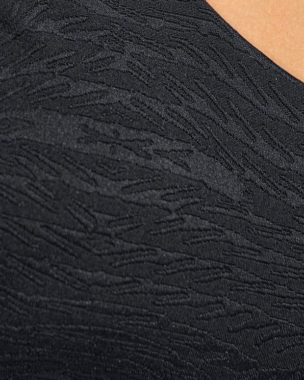 Bañador entero asimétrico con textura con relieve#color_700-negro