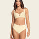 Bikini en textura acanalada con braga tiro alto y top con aros#color_898-marfil