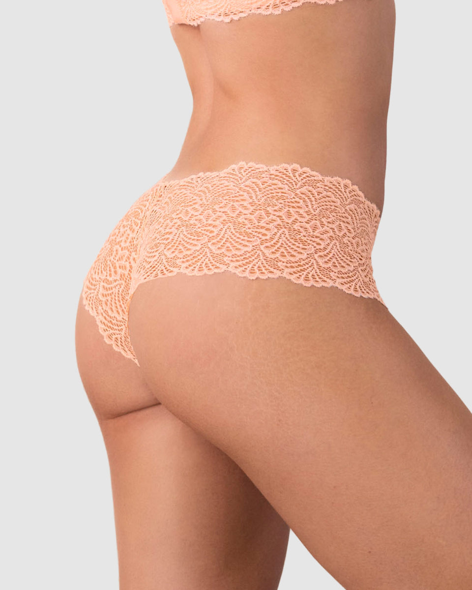 Braguita estilo culotte en encaje moderno