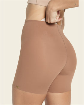 Decoy Shapewear Top med smalle justerbare stropper - nude - Hos Lohse