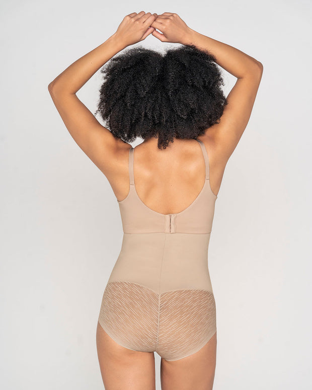 Braga faja de control fuerte de abdomen con cortes que definen más la cintura#color_802-beige
