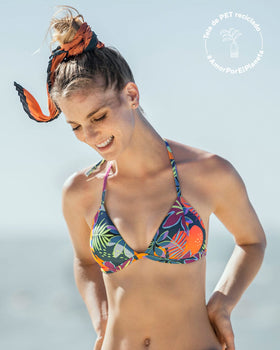 Top de bikini ideal para broncearte elaborado con pet reciclado#color_661-fucsia-estampado