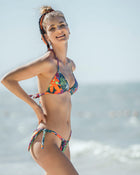 Braga de bikini ajustable en la parte delantera elaborado en pet reciclado