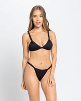 Braga de bikini alto en pierna y textura acanalada#color_700-negro
