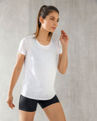 Camiseta deportiva de secado rápido y silueta semiajustada
