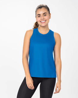 Camiseta deportiva de secado rápido con estampado localizado#color_502-azul