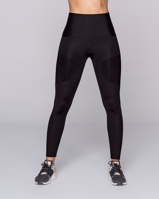 Legging deportivo tecnológico con paneles de compresión en muslos#color_700-negro