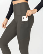 Legging deportivo de control con prácticos bolsillos laterales
